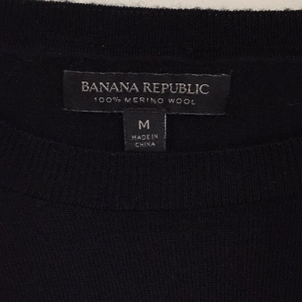 Black banana republic merino wool sweater - Picture 2 of 5
